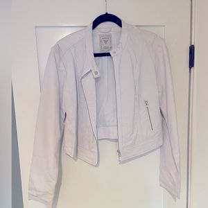GUESS Faux Leather Crop Moto Jacket! NEW! Small peel on left shoulder see photo